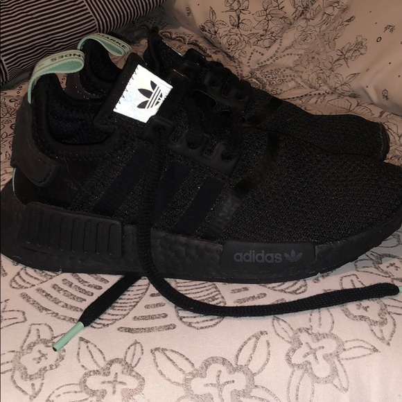 adidas nmd r1 mint glow